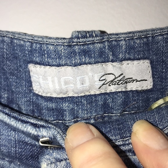 Chico’s Platinum Cordella RG Light Wash Straight Leg Jeans Size 1 Regular - Picture 4 of 7